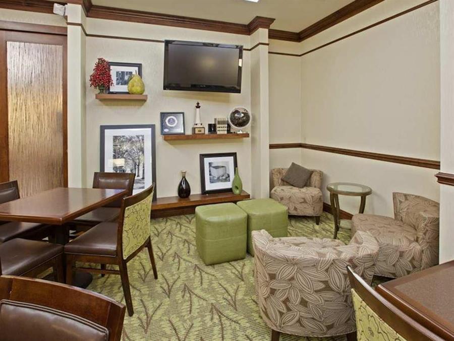 Hampton Inn Louisville Northeast מראה חיצוני תמונה