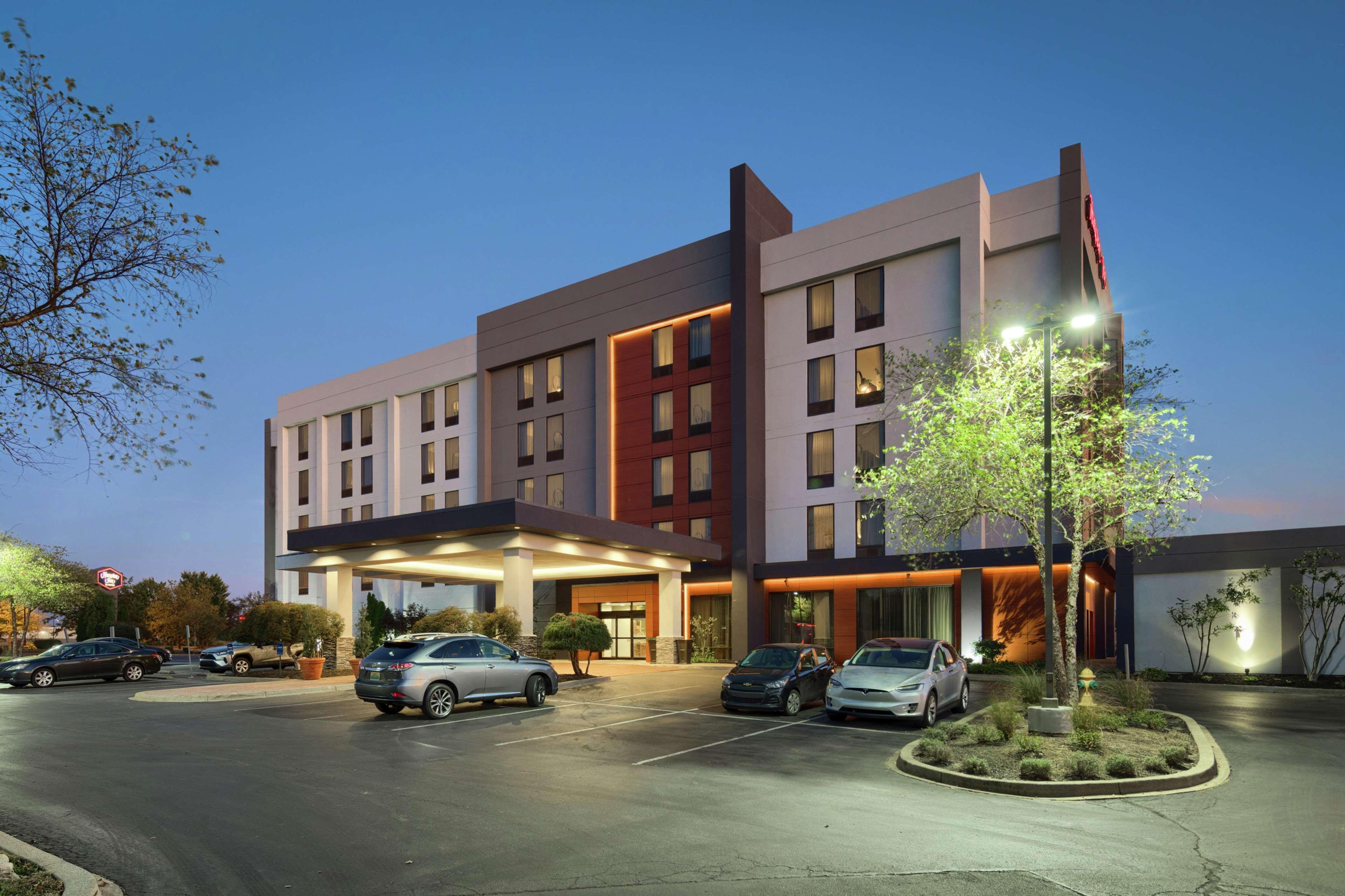 Hampton Inn Louisville Northeast מראה חיצוני תמונה