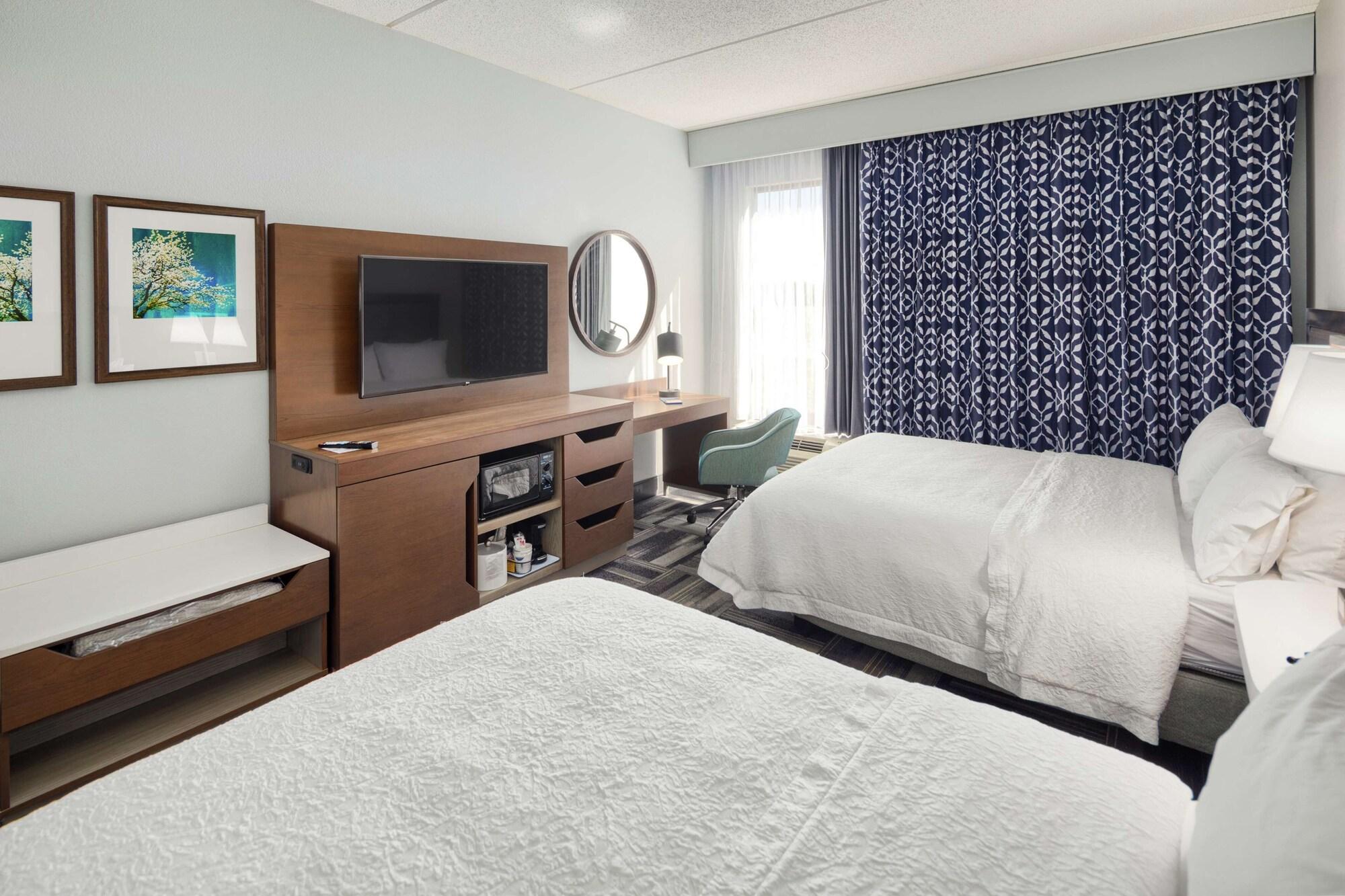 Hampton Inn Louisville Northeast מראה חיצוני תמונה