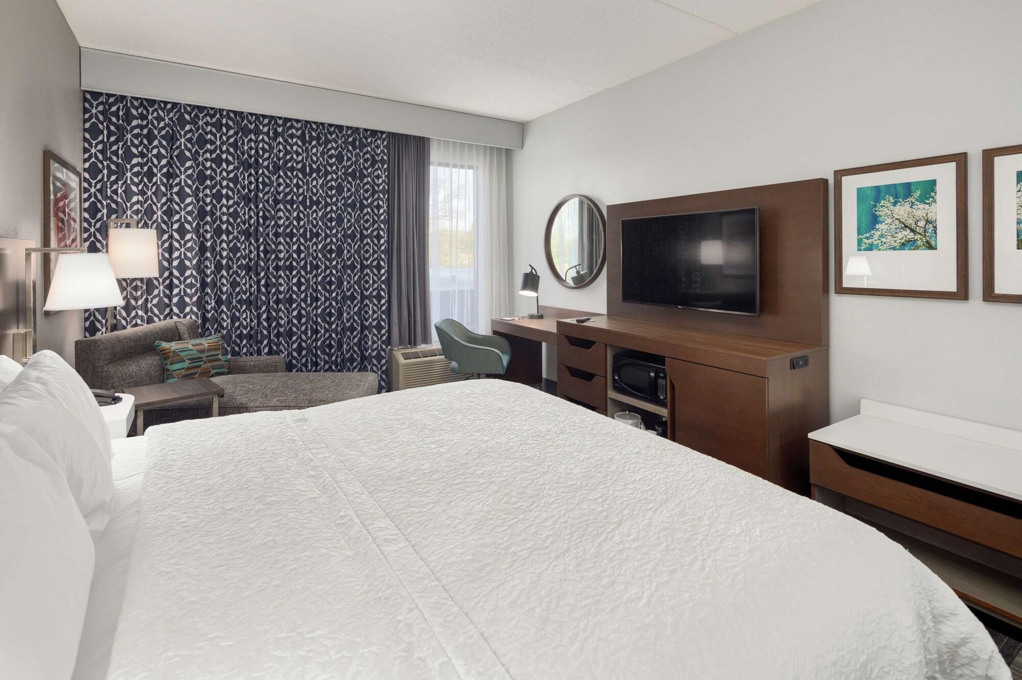 Hampton Inn Louisville Northeast מראה חיצוני תמונה