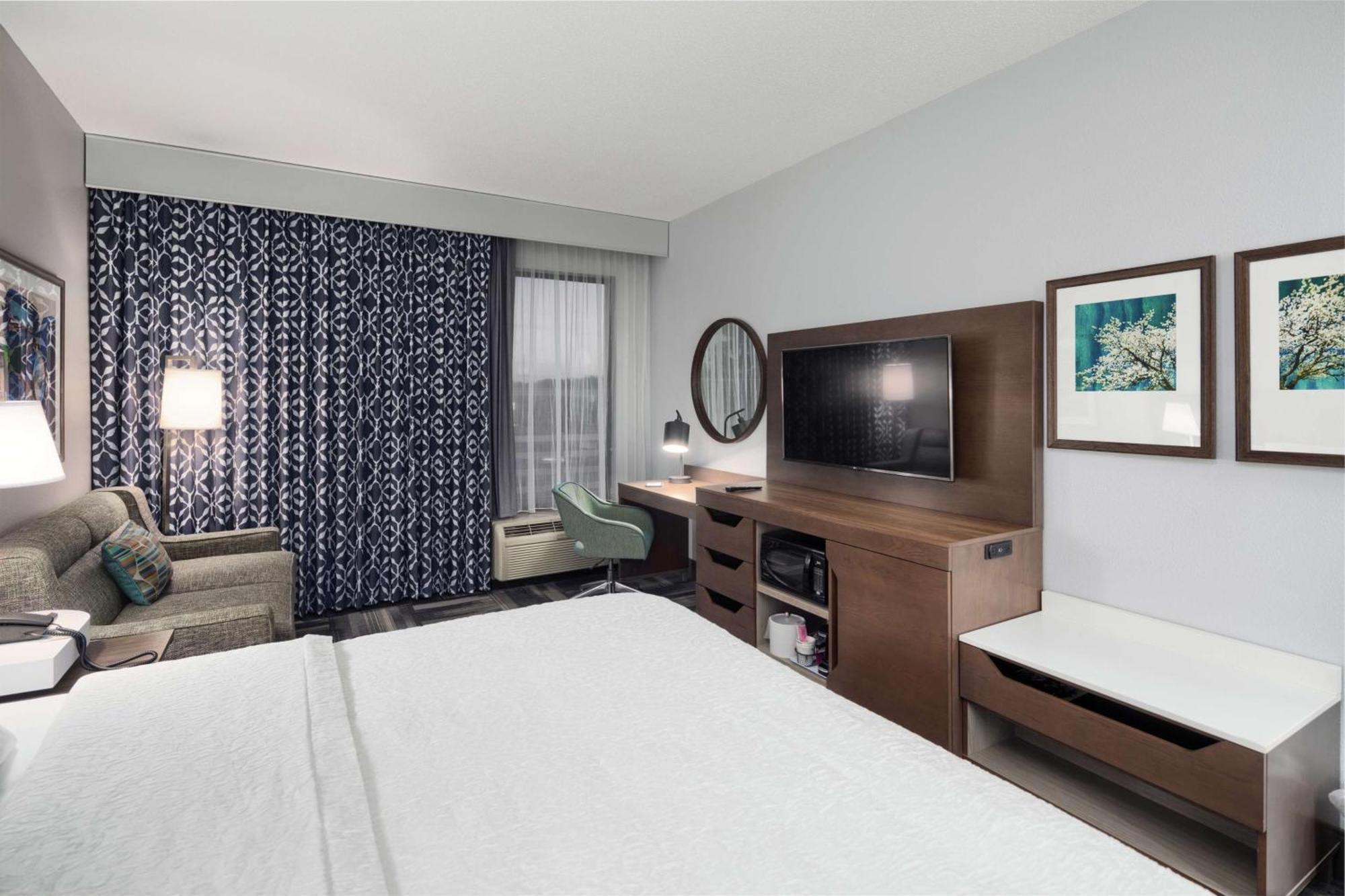 Hampton Inn Louisville Northeast מראה חיצוני תמונה