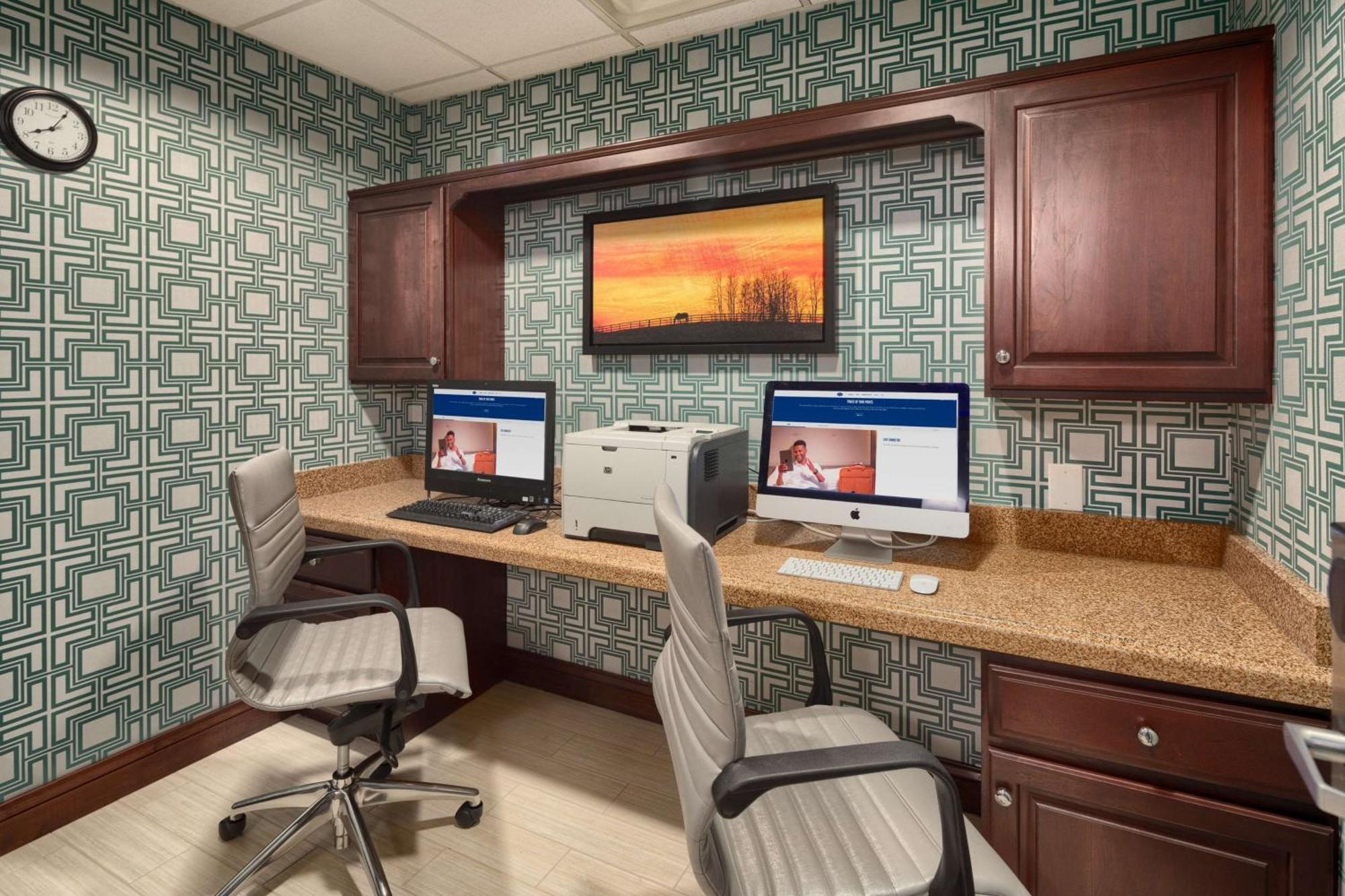 Hampton Inn Louisville Northeast מראה חיצוני תמונה