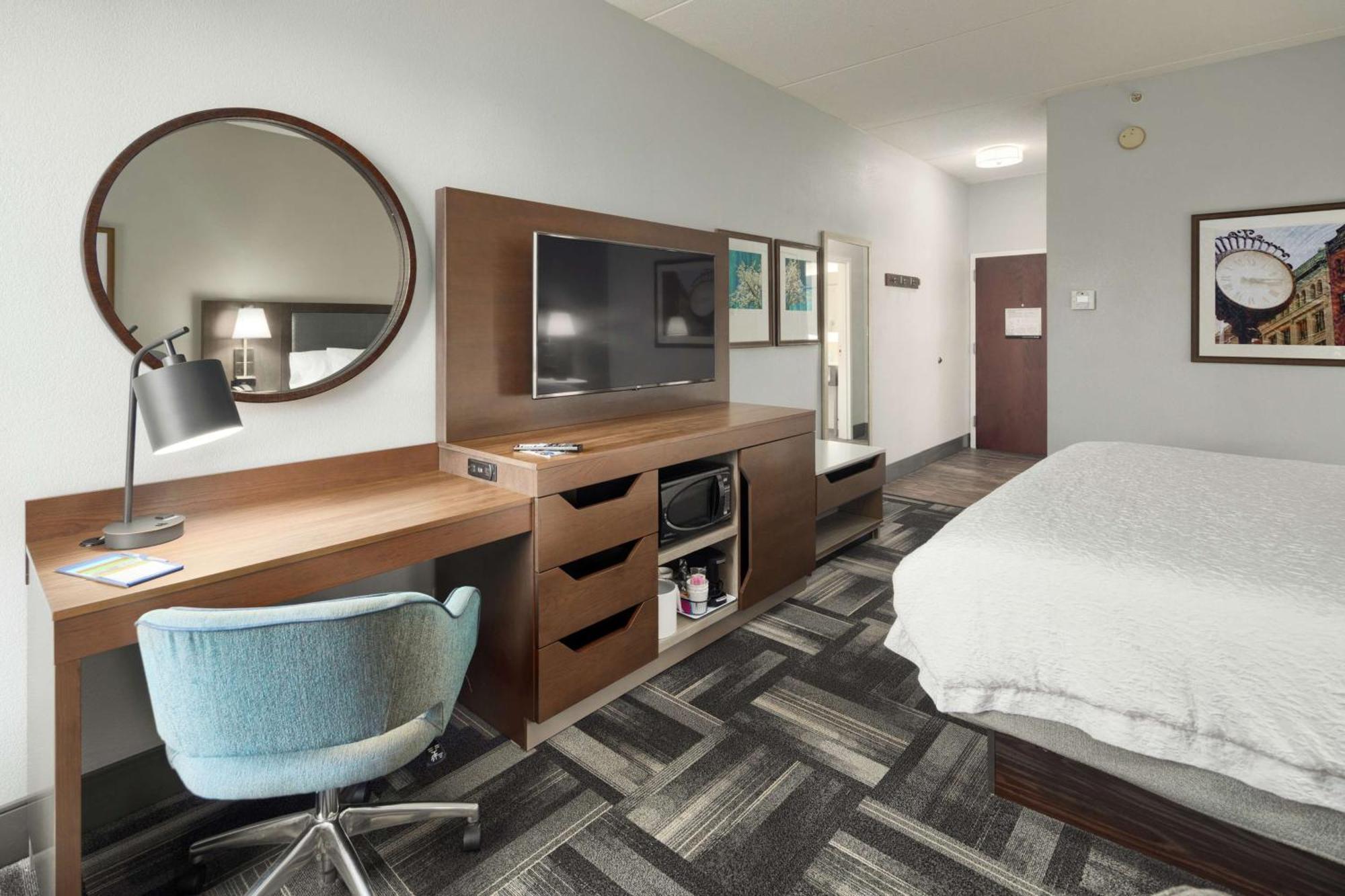Hampton Inn Louisville Northeast מראה חיצוני תמונה