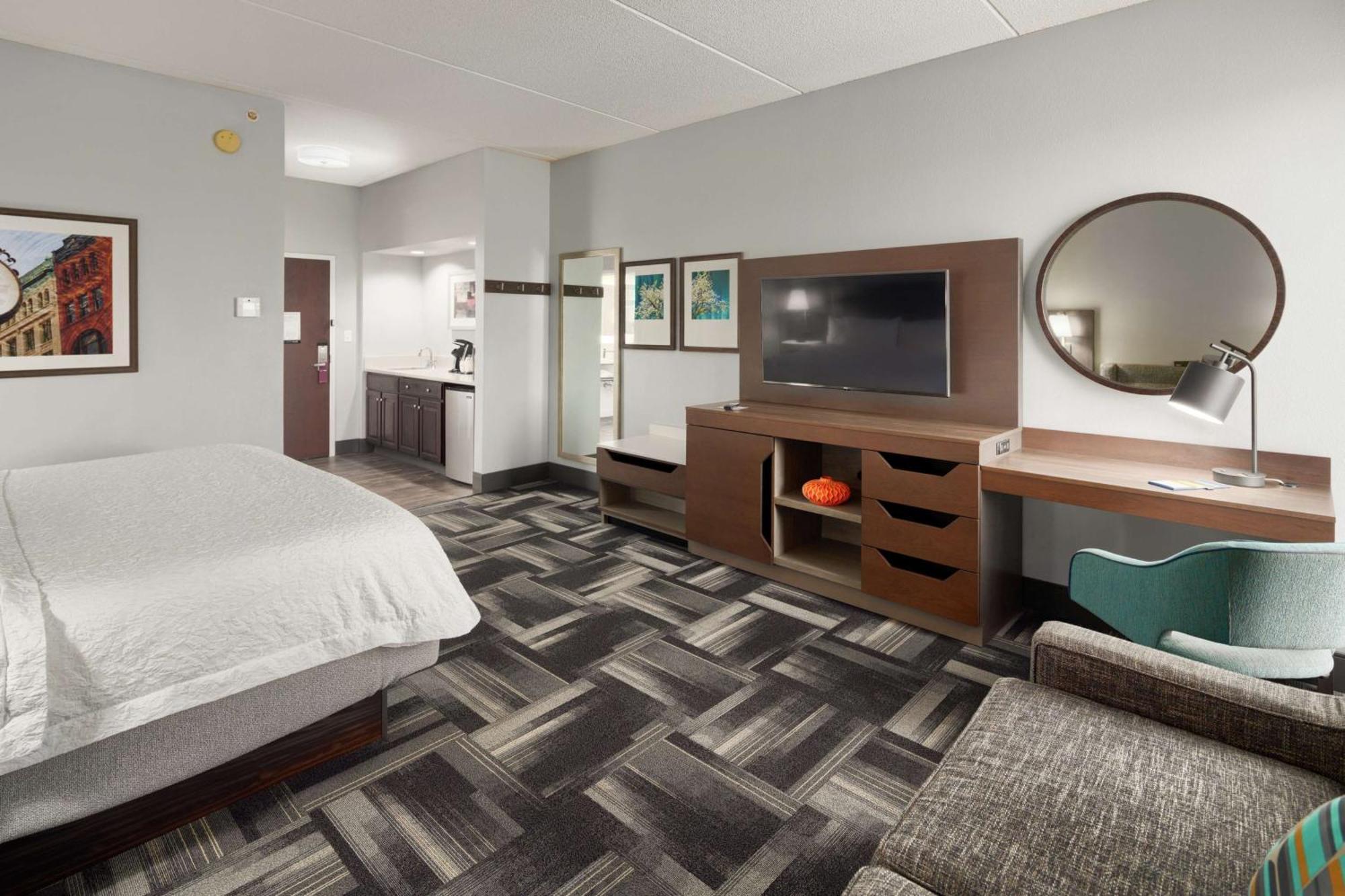 Hampton Inn Louisville Northeast מראה חיצוני תמונה