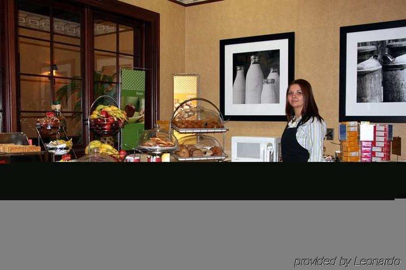 Hampton Inn Louisville Northeast מסעדה תמונה