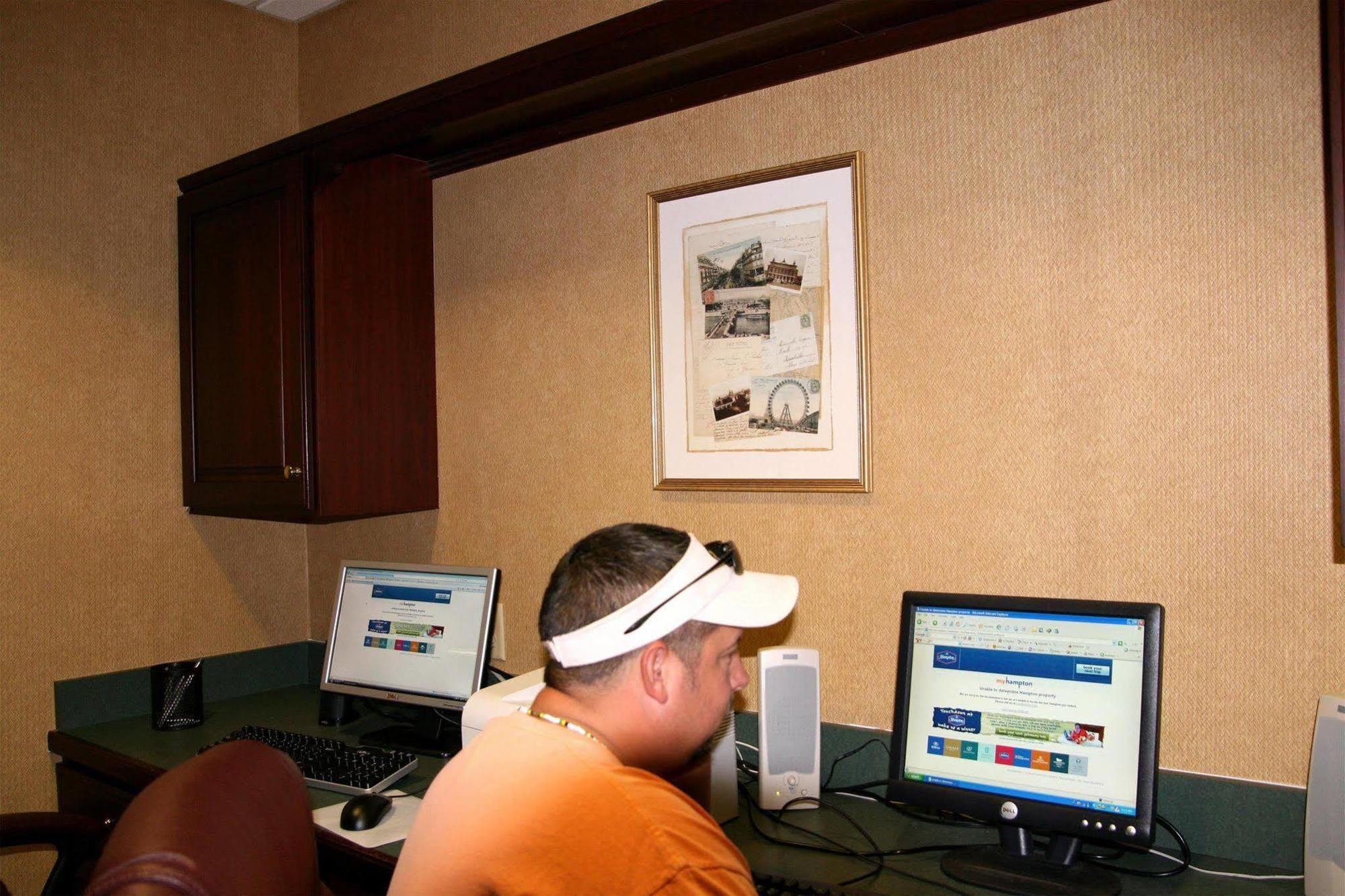 Hampton Inn Louisville Northeast מתקנים תמונה